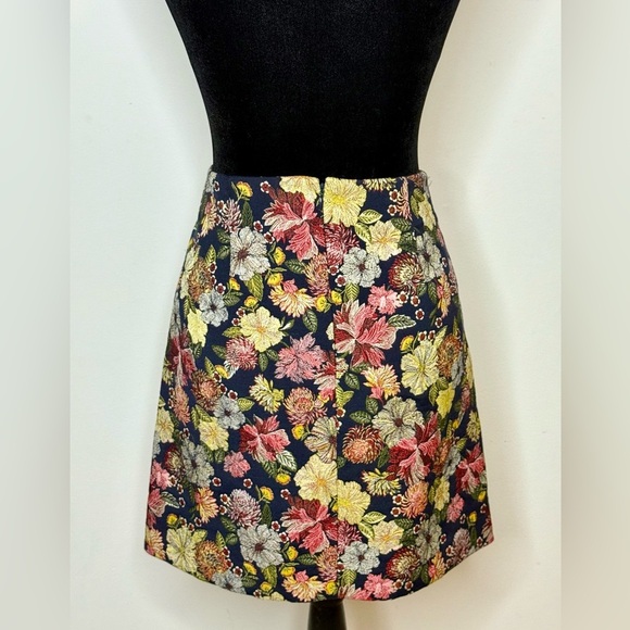 Loft floral jacquard warm autumn floral on black mini skirt zip back size 4 EUC - Picture 3 of 7